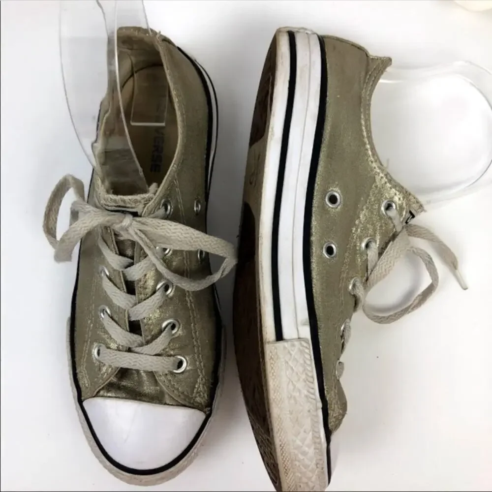 Converse Chuck Taylors Sneakers girls size 3